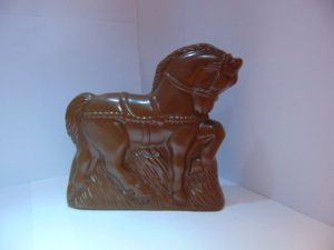 VDV Chocolaterie Valentine, het gracieus paard in melkchocolade