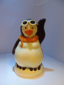 Gloria, de lieve pinguïn in melkchocolade VDV Chocolaterie Belgische chocolade