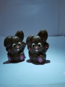 Fluffy het konijntje met de roze tinten in melkchocolade